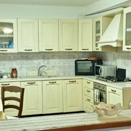Brezza Marina - Appartamento In Villa Fronte Mare Триест Екстериор снимка