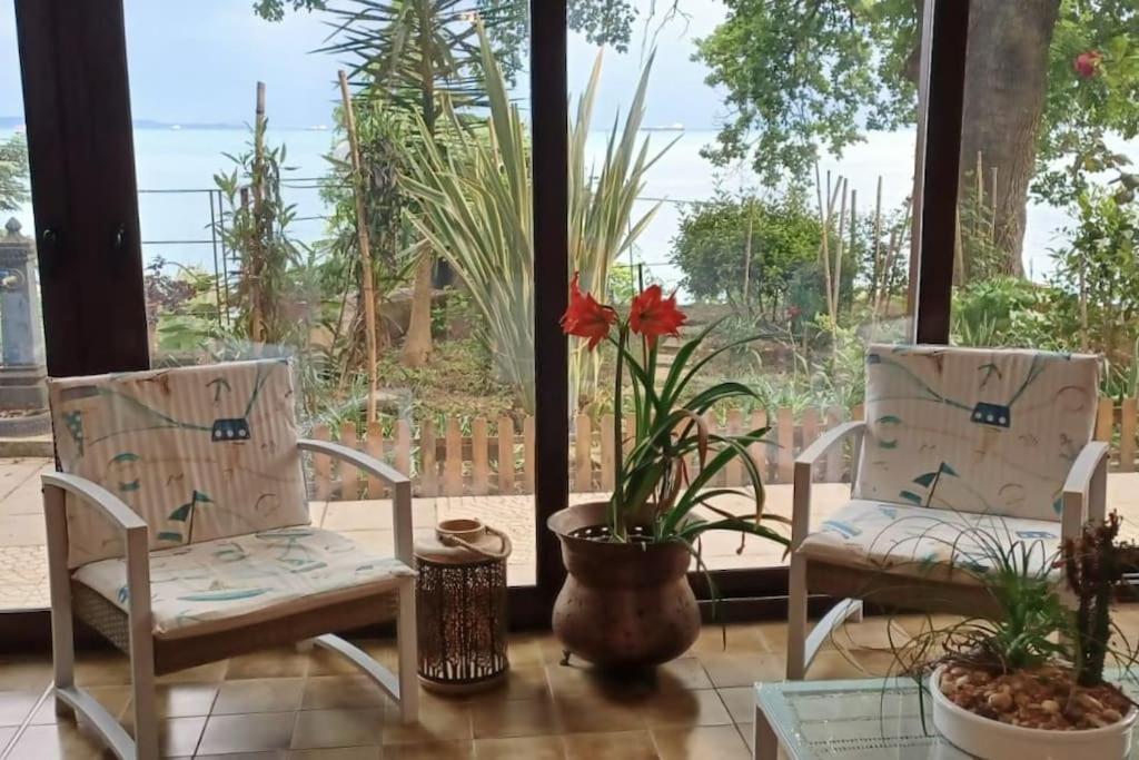 Brezza Marina - Appartamento In Villa Fronte Mare Триест Екстериор снимка